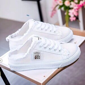 The Topping, Slide on, Canvas Mule, White Size 10,